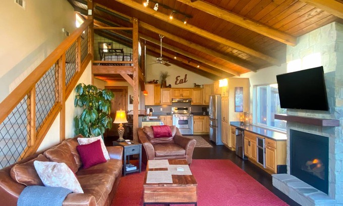 Freestone House | 149 m² House ∙ 2 bedrooms ∙ 5 guests