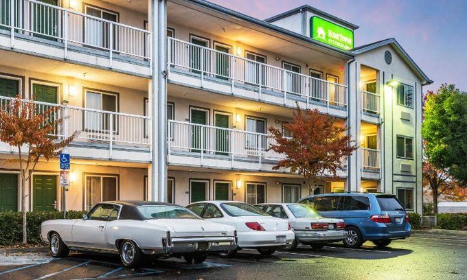 Rancho Cordova Hotel | 18 m² Hotel ∙ 4 guests