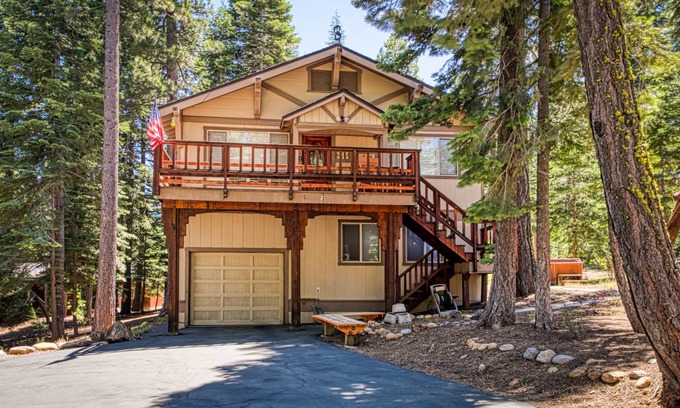 Tahoe Woods House | 182 m² House ∙ 3 bedrooms ∙ 8 guests