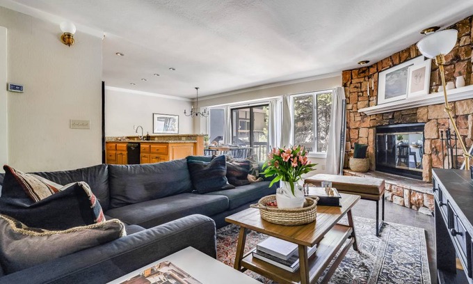 Olympic Valley Apartment | 185 m² Apartment ∙ 4 bedrooms ∙ 10 guests