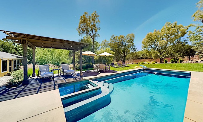 Glen Ellen House | 187 m² House ∙ 3 bedrooms ∙ 5 guests