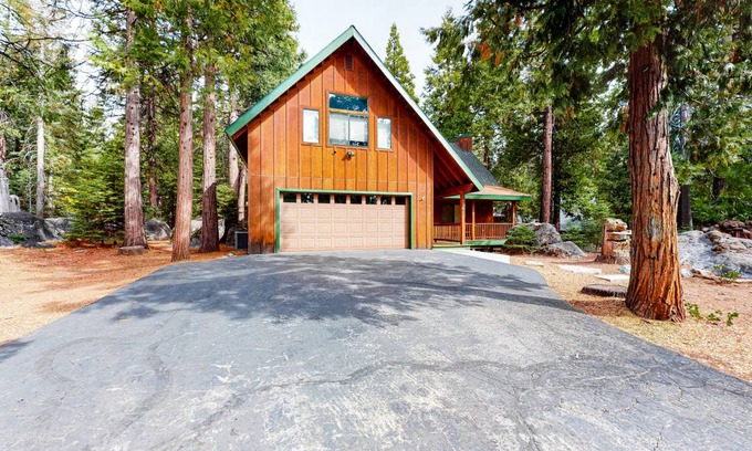 Granite Ridge House | 196 m² House ∙ 4 bedrooms ∙ 10 guests