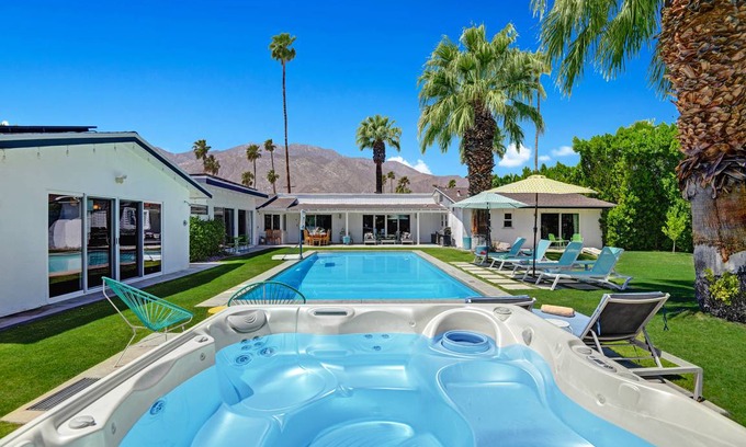 Palm Springs House | 199 m² House ∙ 4 bedrooms ∙ 8 guests
