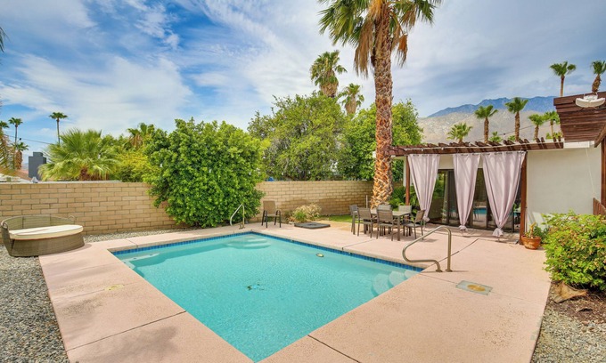 Racquet Club Estates House | 2 Mi to Dtwn: Pet-Friendly Home in Palm Springs