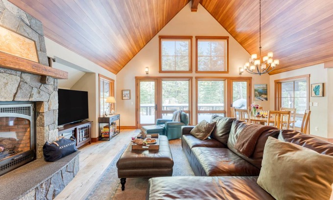 Sunnyside House | 212 m² House ∙ 3 bedrooms ∙ 8 guests