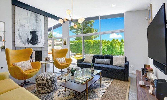 Palm Springs House | 212 m² House ∙ 5 bedrooms ∙ 10 guests