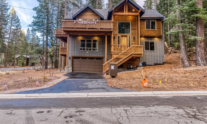 Pioneer Trail House | 243 m² House ∙ 4 bedrooms ∙ 8 guests