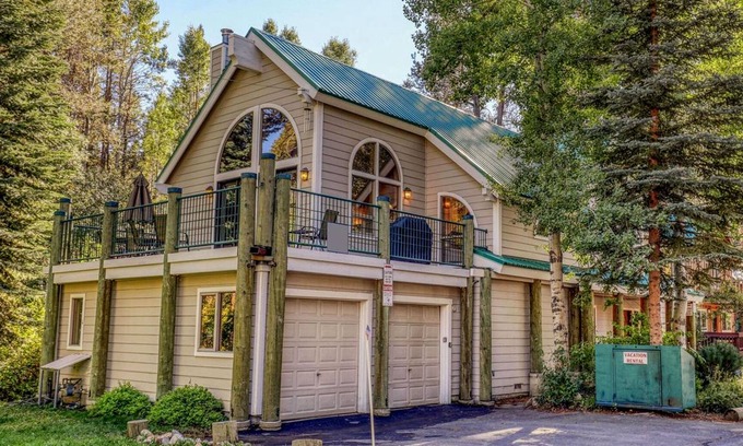 Donner Lake Woods House | 244 m² House ∙ 5 bedrooms ∙ 10 guests
