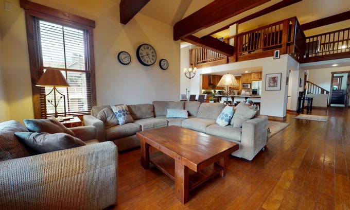 Mammoth Lakes House | 251 m² House ∙ 2 bedrooms ∙ 8 guests
