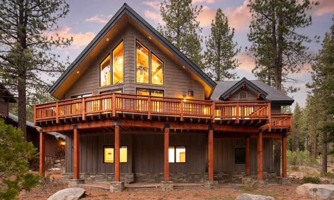 Truckee House | 259 m² House ∙ 4 bedrooms ∙ 10 guests