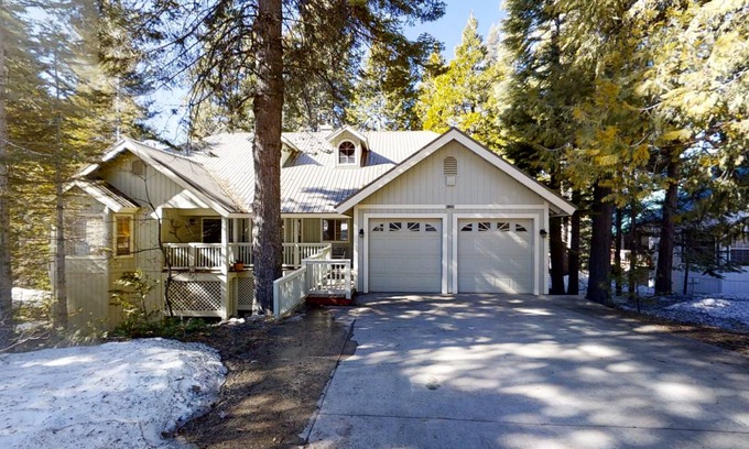 Shaver Lake House | 269 m² House ∙ 4 bedrooms ∙ 14 guests