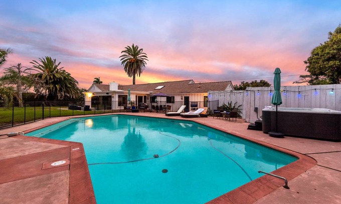 Carlsbad House | 285 m² House ∙ 5 bedrooms ∙ 11 guests