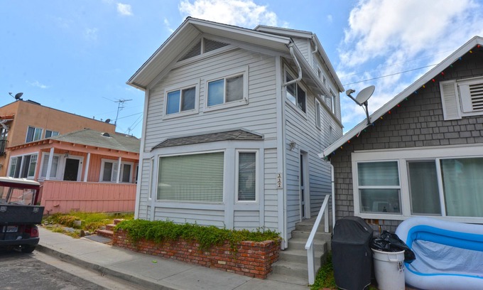 Avalon House | 337CA: Charming 2-bdr Avalon cottage on the flats