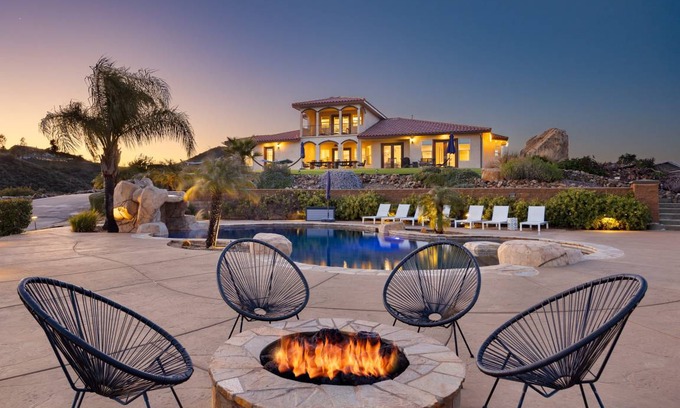 Murrieta Villa | 384 m² Villa ∙ 6 bedrooms ∙ 20 guests