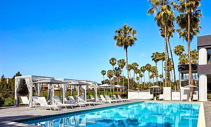 Manhattan Beach Hotel | 4-Star Hotel ∙ Westdrift Manhattan Beach, Autograph Collection
