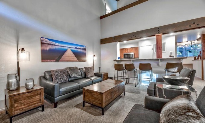 South Lake Tahoe House | 437 Pine Grove
