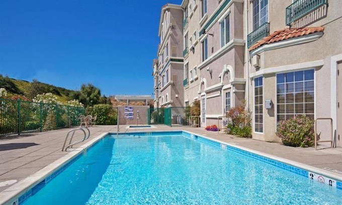 Milpitas Hotel | 45 m² Hotel ∙ 2 bedrooms ∙ 127 guests