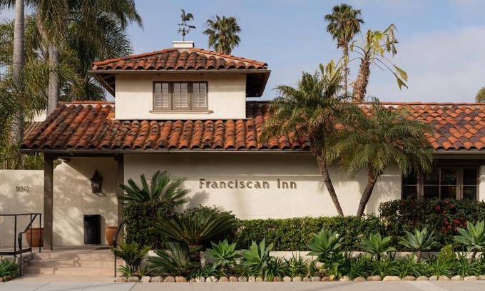 West Beach House | 46 m² Motel ∙ 2 bedrooms ∙ 127 guests