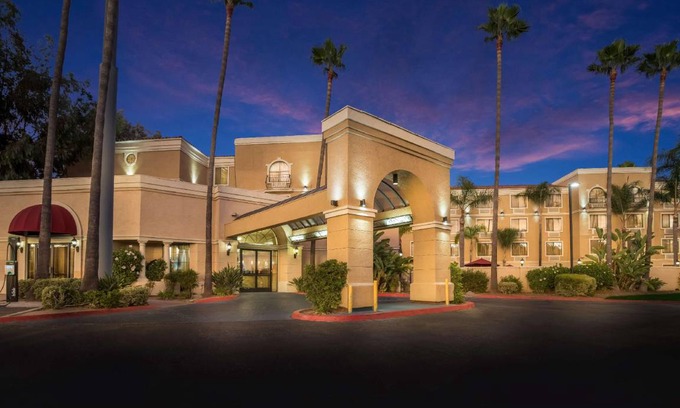 North Broadway Hotel | 48 m² Hotel ∙ 127 guests