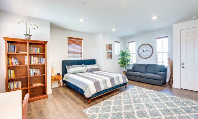 Roseville Apartment | 51 m² Apartment ∙ 2 guests