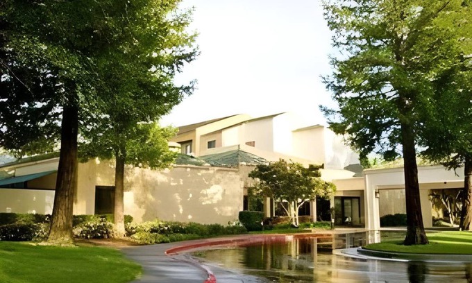 South Natomas Hotel | 56 m² Hotel ∙ 127 guests