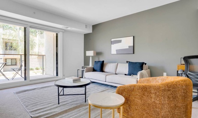 Sharon Heights Apartment | 75 m² Apartment ∙ 1 bedroom ∙ 2 guests