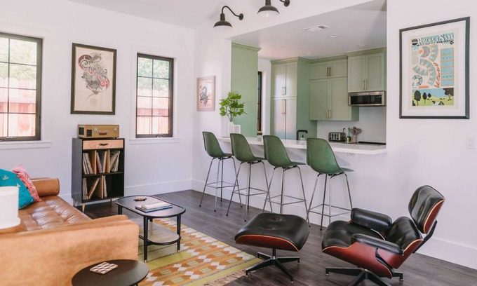 East Sacramento House | 86 m² House ∙ 2 bedrooms ∙ 5 guests