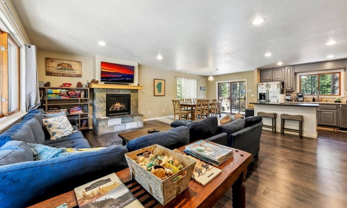 Tahoe Paradise Cabin | 9 Beds, Hot Tub, Dog Friendly, Fenced Yard, Game Room with Pool Table, Near Heavenly