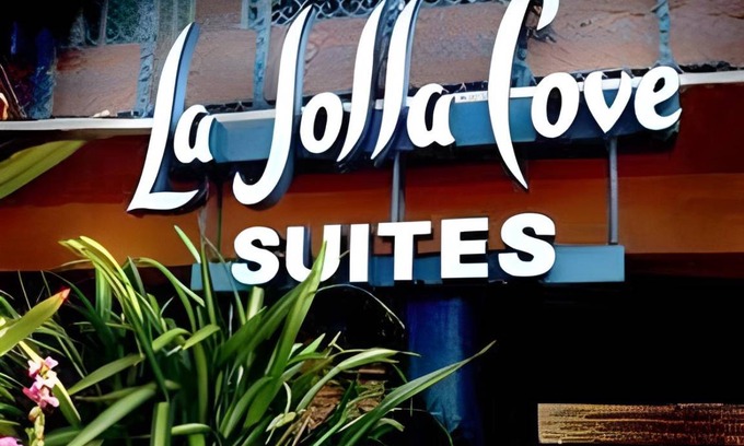 Village of La Jolla Hotel | 93 m² Hotel ∙ 2 bedrooms ∙ 127 guests