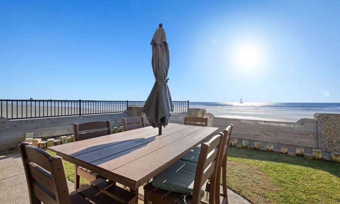 Oceanside Condo | 98 m² Condo ∙ 2 bedrooms ∙ 6 guests