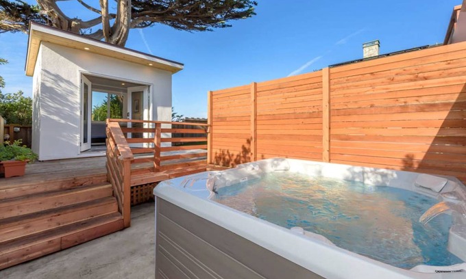 Moss Beach Other | Accommodation ∙ 1 bedroom ∙ 10 guests