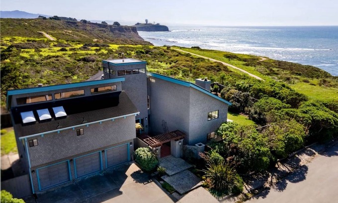 Moss Beach Other | Accommodation ∙ 1 bedroom ∙ 10 guests