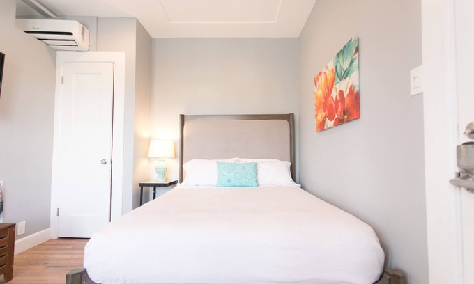East Village Apartment | Adorable Corner 1-Bedroom near Convention Center
