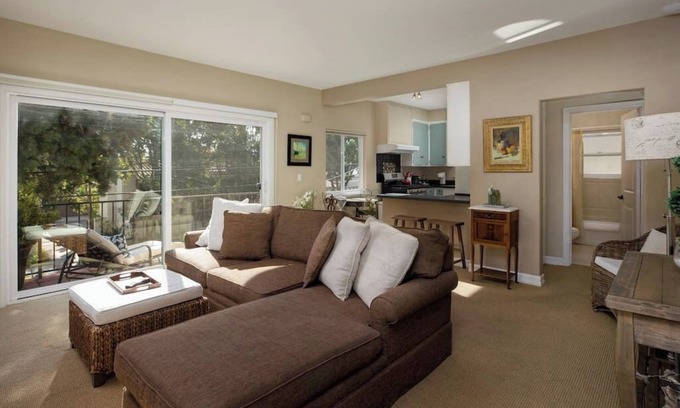West Beach Apartment | Affordable Beach Getaway #9 — blocks to the Beach, Downtown State St & Funk Zone