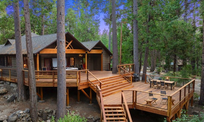 Idyllwild Cabin | Almost Heaven! A charming cabin on the creek walk to town with spa