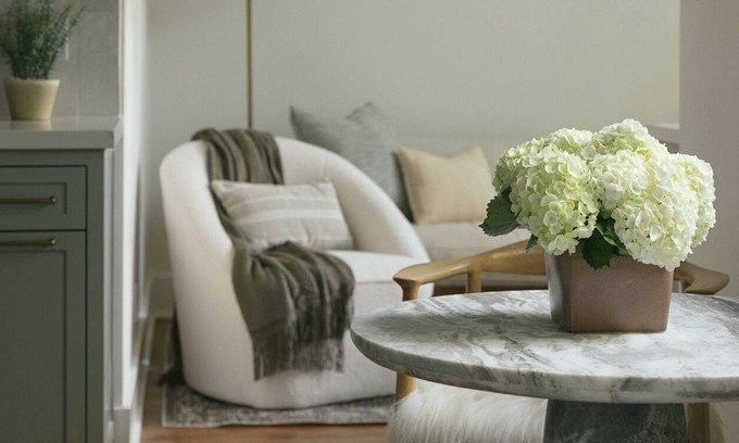 Upper East Apartment | Amazing Location, Patio & AC - The Park House (B)