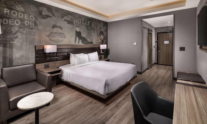 Wilshire Hotel | Avenue Hotel, Ascend Hotel Collection