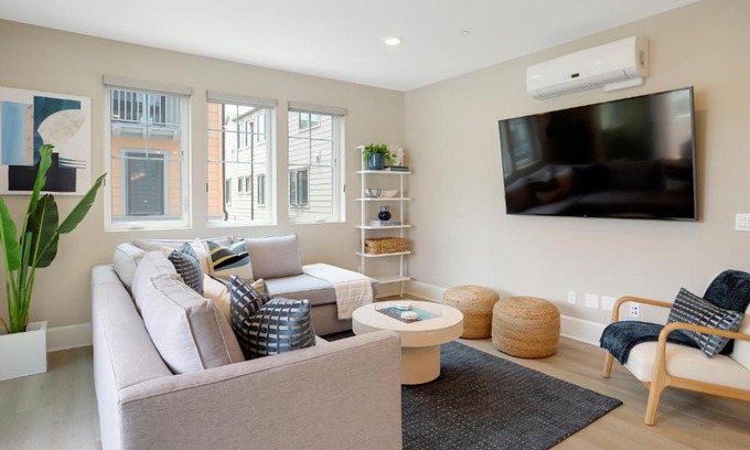 Central Mission Beach House | Bayside Cove Paradise