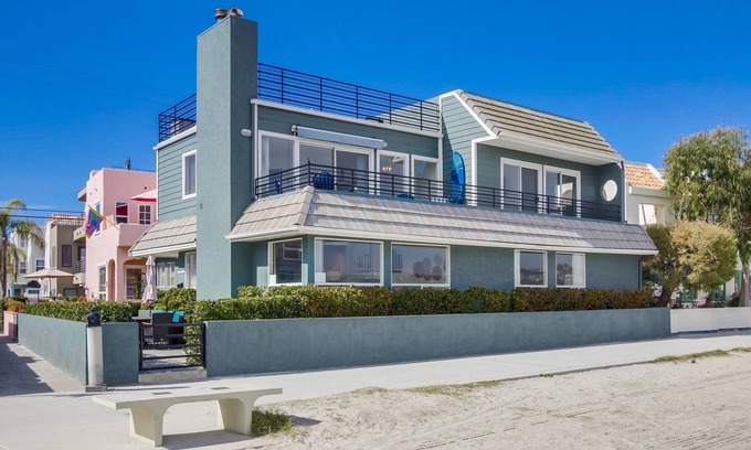Mission Beach House | Beach Haven | Waterfront Stay in Mission Beach