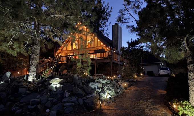Wrightwood House | "Bearly Behaving" Cozy 4 bedroom cabin in the ski resort of Wrightwood, CA