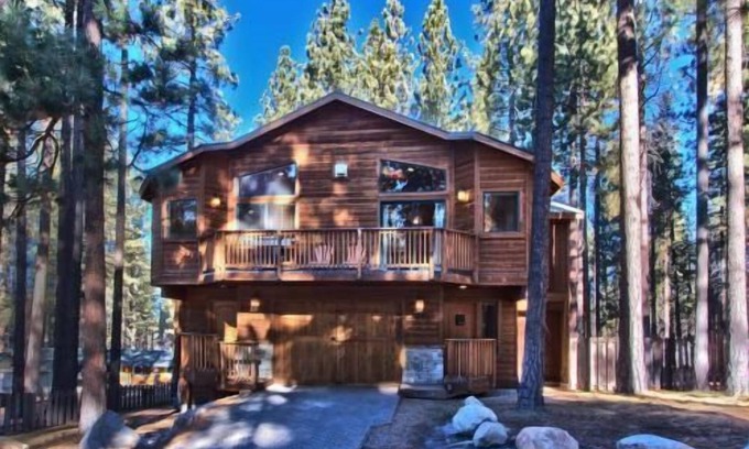 South Lake Tahoe House | Beautiful 6 Bedroom, 4 Bathroom Mountain Home Perfectly Appointed For R&R