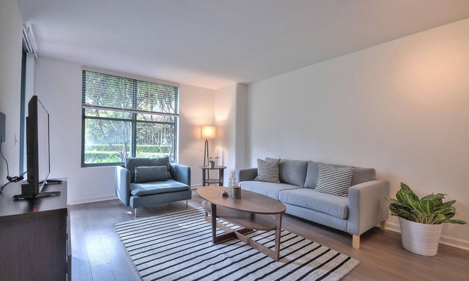 South Beach Apartment | Beautiful South Beach 1BR w/Heated Pool, near AT&T Park, by Blueground