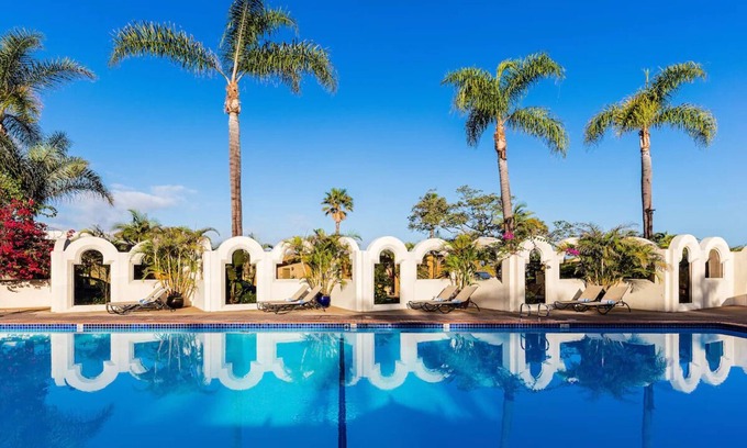 Central Mission Beach Hostel | Best Value, Quality Stay! 2 Relaxing Units, Free Parking, Near Mission Beach