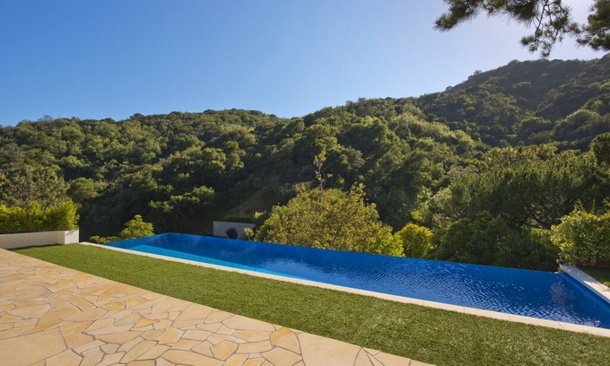 Beverly Glen House | Beverly Hills Luxurious Home & Amenities, Infinity Pool w/ Incredible Views