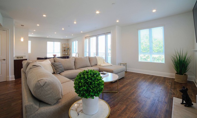 Pico - Robertson Condo | Beverly Hills Luxury Condo, 5% Discounts on monthly bookings.
