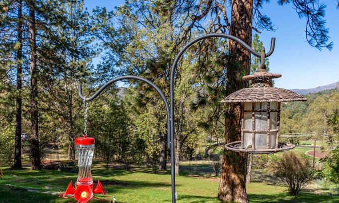 Oakhurst House | Blue Haven Ranchhouse-8 Miles from Bass Lake