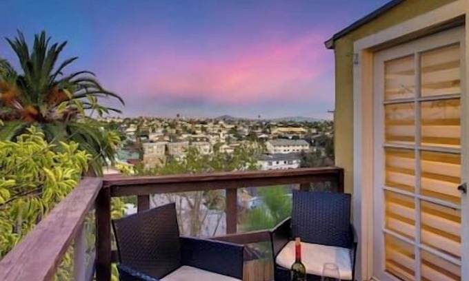 Bridgeview Apartment | Casa California-Spacious - 3 Bdr/Backyard Firepit/Playground/Gaslamp/Zoo/Beach
