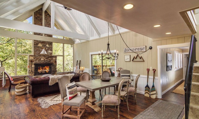 Lake Arrowhead House | Charming, Cozy and Kid-Friendly Tavern Bay Cottage