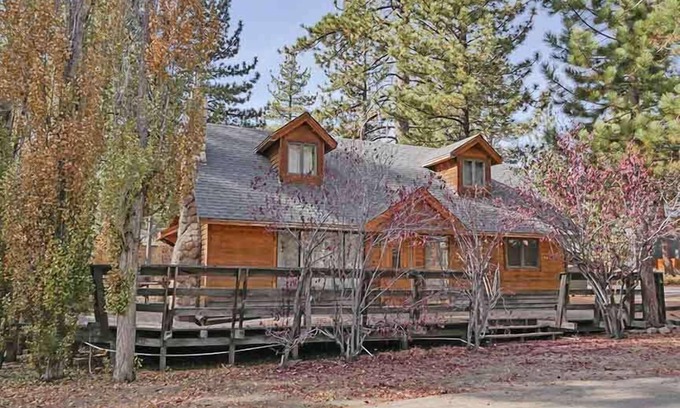 Al Tahoe Cabin | Charming Tahoe Cabin just Blocks to the Beach!