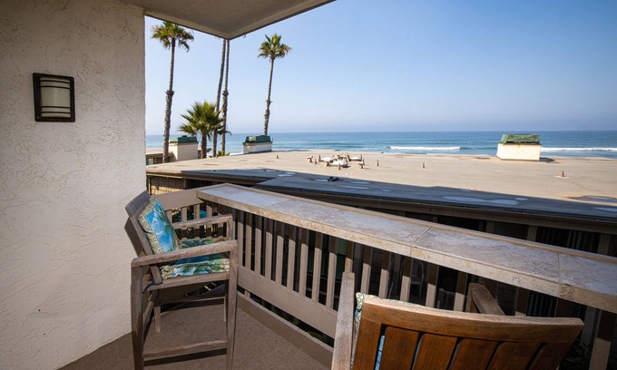 Townsite Condo | Charming West-Facing Single-Level Home with Expansive Ocean Views!